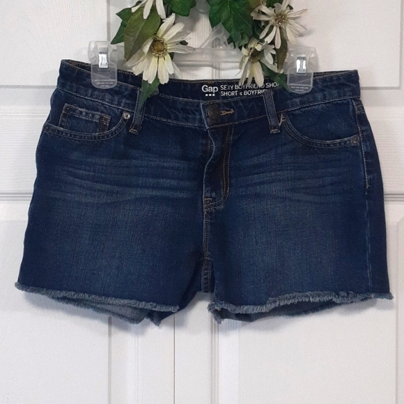 Gap Sexy Boyfriend Short - Picture 7 of 10